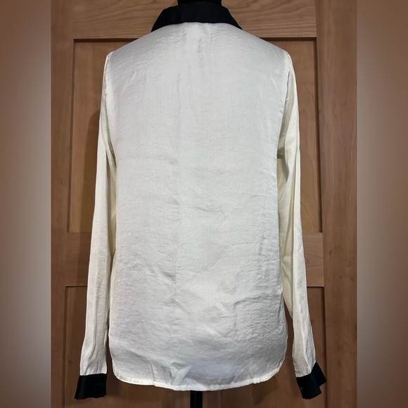 H&M Ivory Blouse with Black Accents - Picture 2 of 6